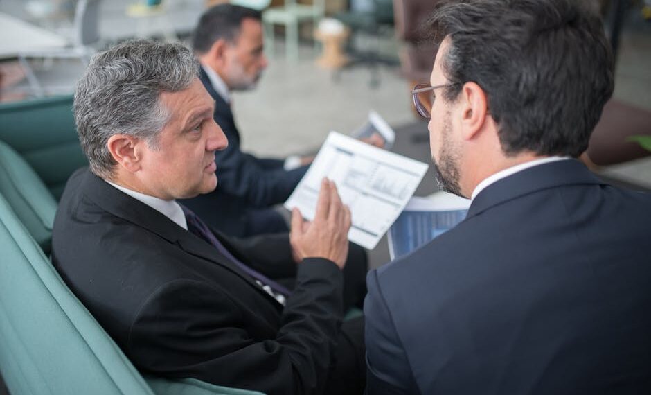 Featured image for: Essential Risk Management: Guide to Protecting Your Portfolio in Any Market (Detail practical risk mitigation techniques (stop-losses, position sizing, diversification).)