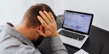 Featured image for: How to Value Companies with Negative Earnings: A Guide to Alternative Metrics (Focuses on valuation strategies for unprofitable or cyclical firms. Covers Price-to-Sales (P/S), Price-to-Cash-Flow, and EV/Sales ratios, with examples from tech startups and distressed industries.)
