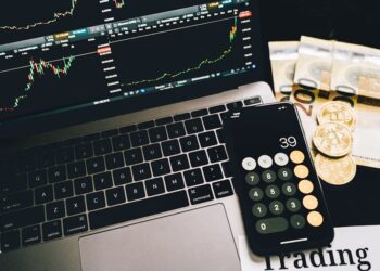 Featured image for: Desktop vs. Mobile App: Optimizing Your Workflow Across Trading Platforms